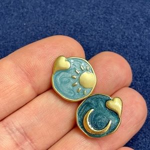 Sun and moon stud earrings in gold